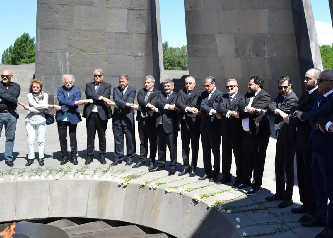 Viaje hacia el vigésimo aniversario de la Gran Logia de Armenia